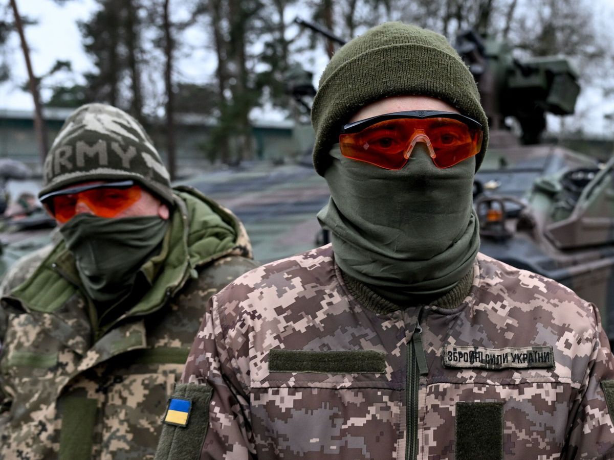 Moscú se lanza a Bajmut y Kiev usa la de "defender desgastar"