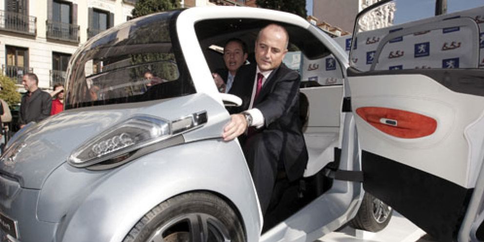 Foto: Soria aparca el coche eléctrico de Sebastián al reducir las subvenciones un 87,5%