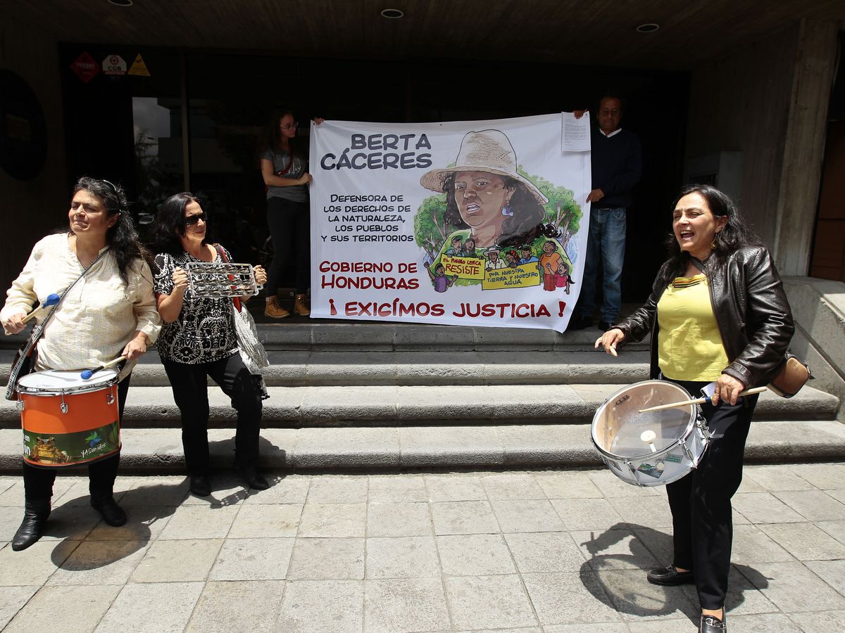 Foto: Protestas en Ecuador por el asesinato de la activista ambiental hondureña Berta Cáceres. Foto: EFE