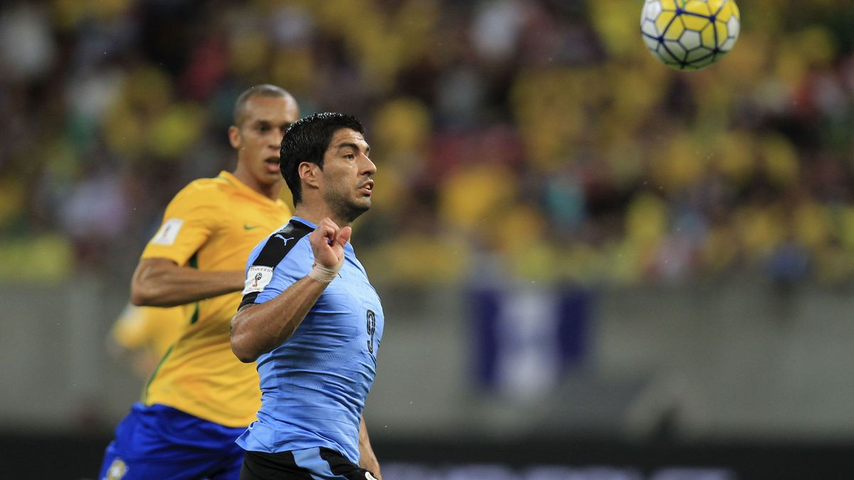 Luis Suárez lidera la remontada de Uruguay ante la Brasil de Neymar