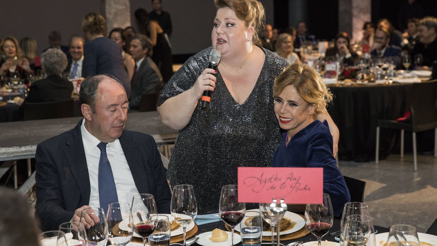  La actriz Itziar Castro bromeando con Ágatha y Luis. (Cortesía)