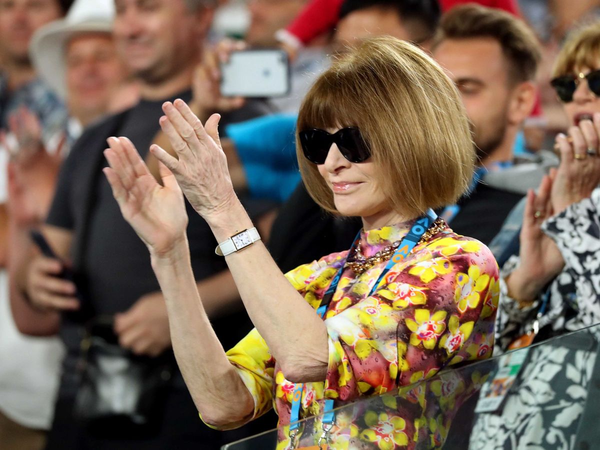Foto: Por qué deberías invertir en unas gafas de sol oscuras como las de Anna Wintour. (Reuters)