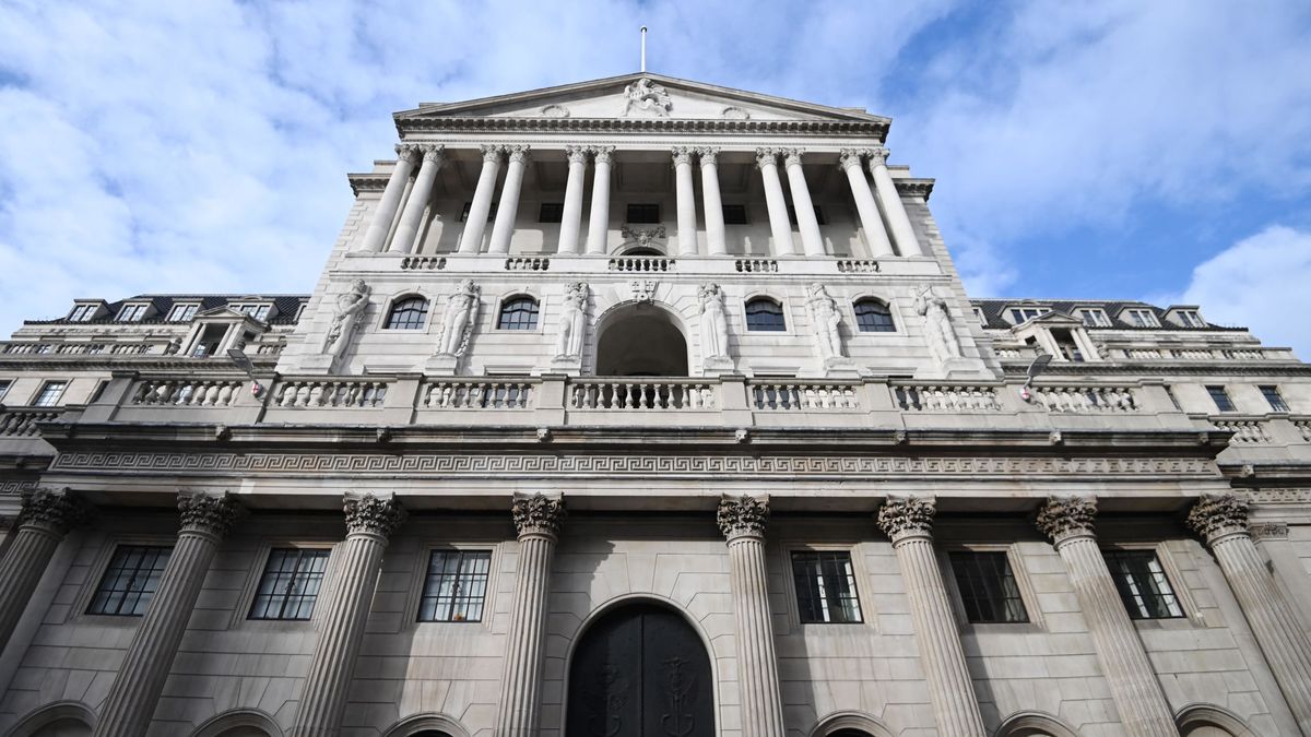 El Banco de Inglaterra marca el camino al levantar el veto a los dividendos de la banca