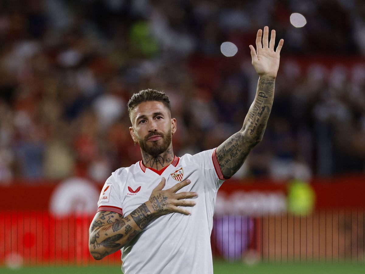 Foto: Sergio Ramos, emocionado, en su presentación con el Sevilla. (Reuters/Marcelo del Pozo)