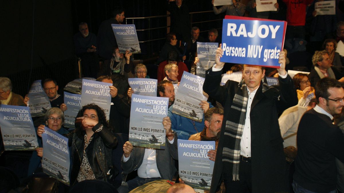 Rajoy ya es 'persona non grata' en Pontevedra entre abucheos y carteles de apoyo