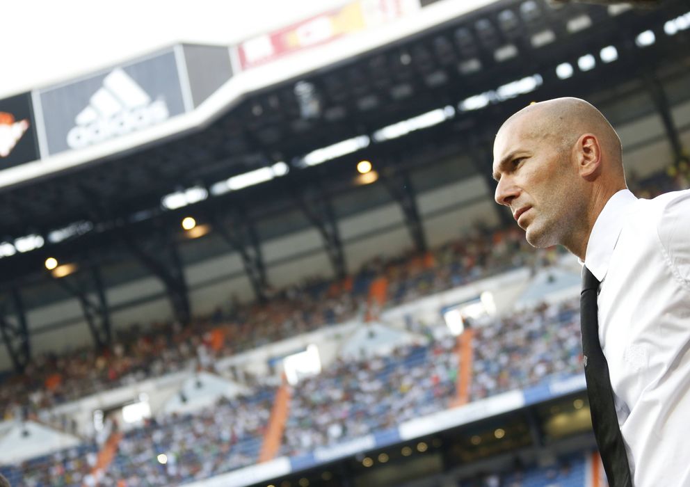 Foto: Zidane, durante un partido del Real Madrid en el Santiago Bernabéu (imago).