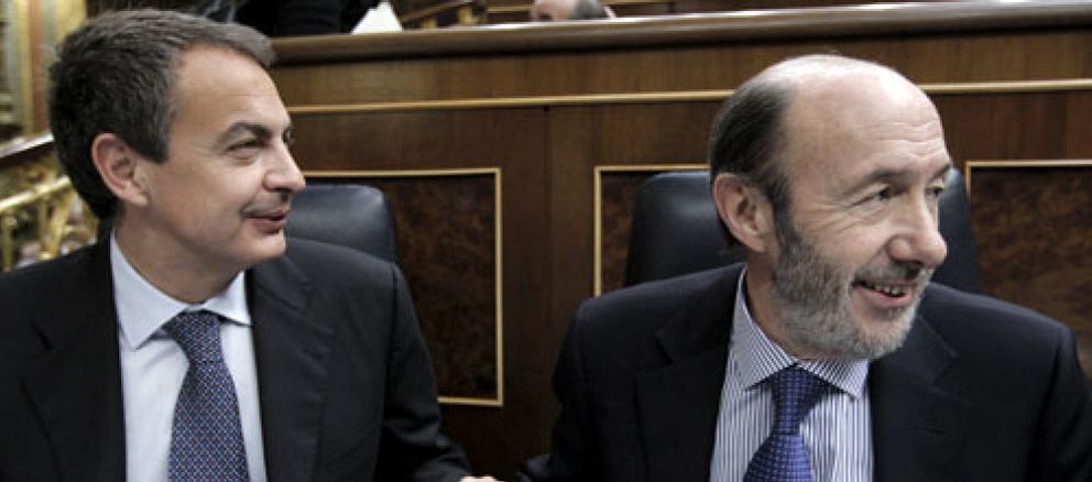 Foto: Zapatero anuncia que no renovará la ayuda de 426 euros a parados que agoten su prestación