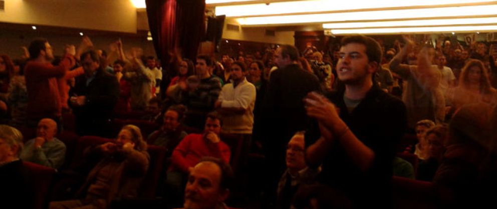 Foto: Un centenar de personas impiden una conferencia de Wert en Sevilla