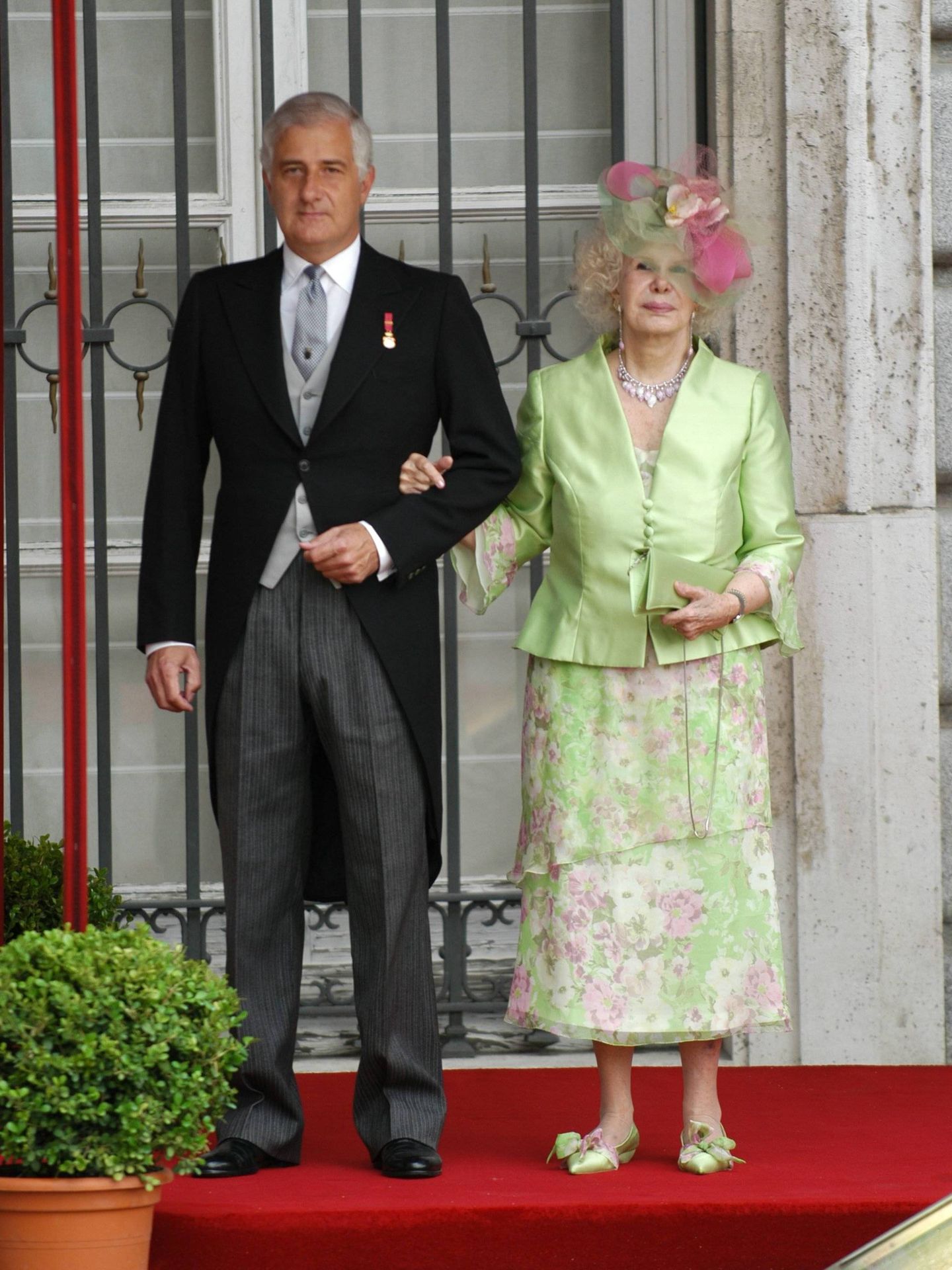 La duquesa de Alba, en la boda de Felipe VI y doña Letizia. (Cordon Press)