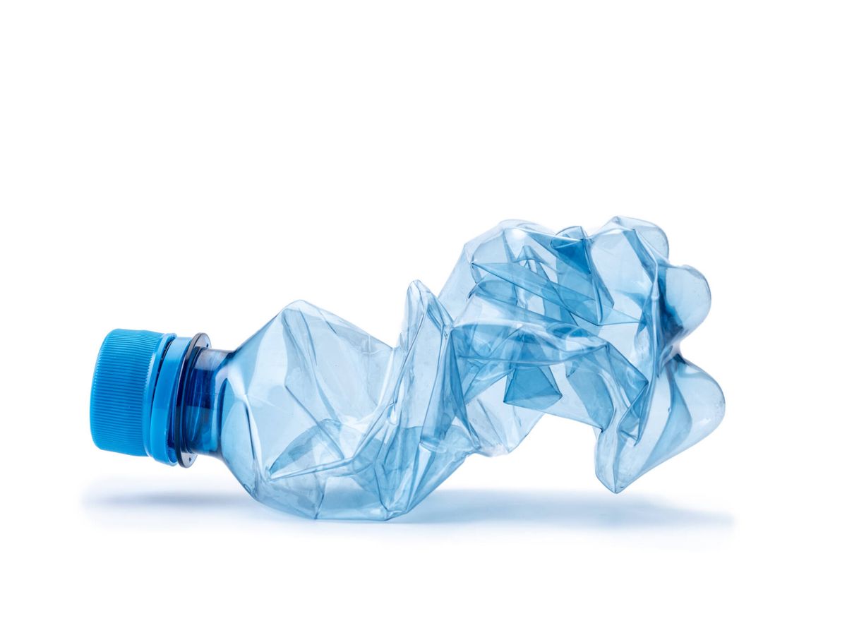 Foto: El método descompone de manera eficiente las botellas de plástico en sus componentes (Fuente: iStock)