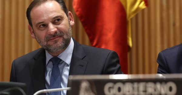 Foto: Comparecencia del ministro de Fomento, José Luis Ábalos, en comisión parlamentaria, el 31 de enero de 2019.