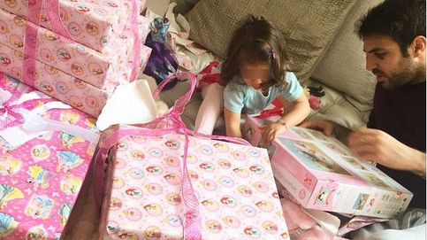 Instagram- Una cama llena de regalos para la hija de Fábregas