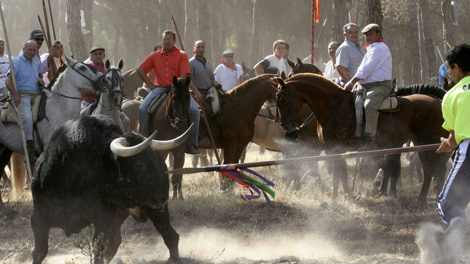Foto: Fotografía de archivo tomada en Valladolid de la celebración del Toro de la Vega, en Tordesillas. (Efe) 