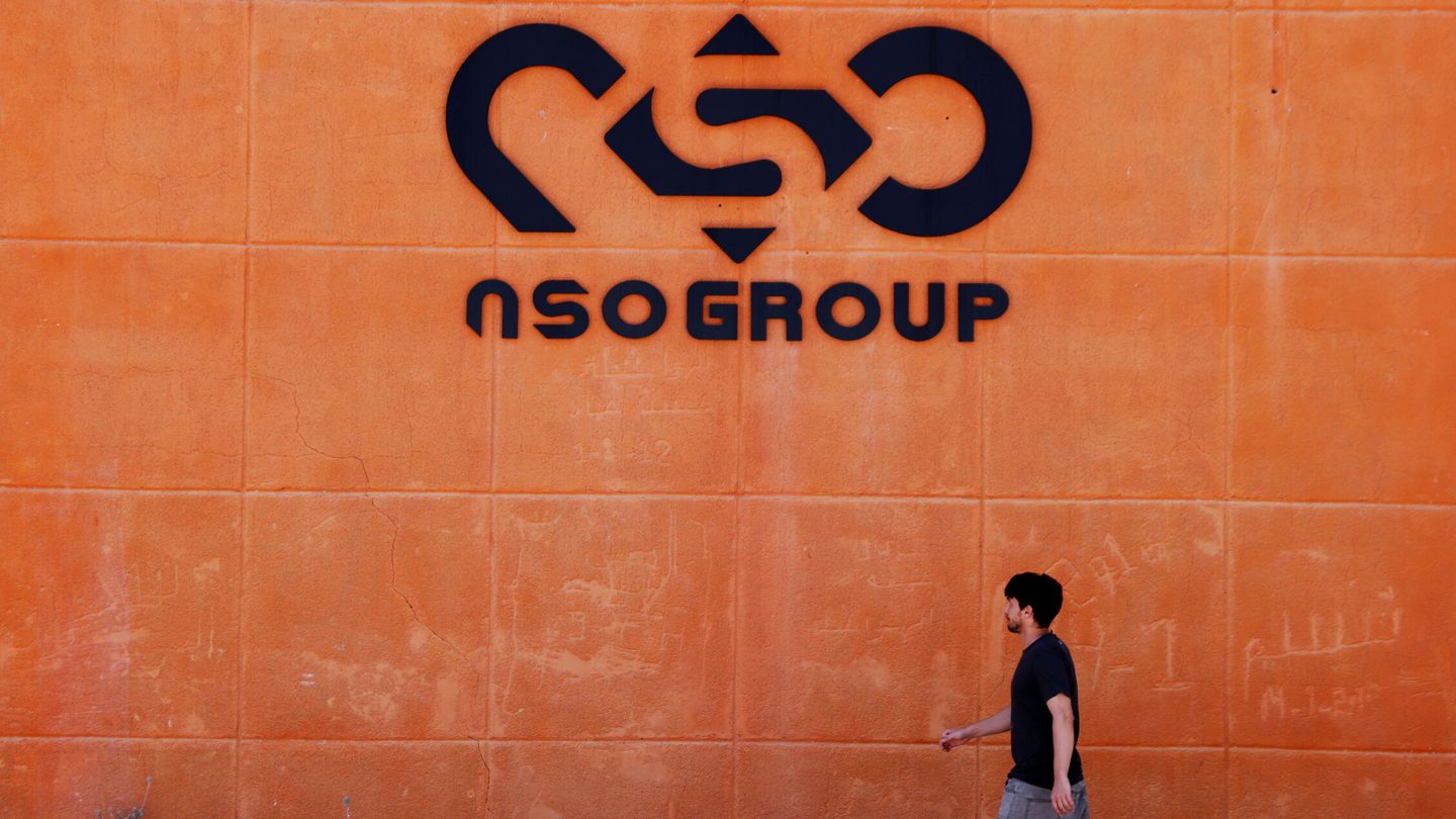 El logo de la firma NSO, en una de sus sedes en Israel. (Reuters)