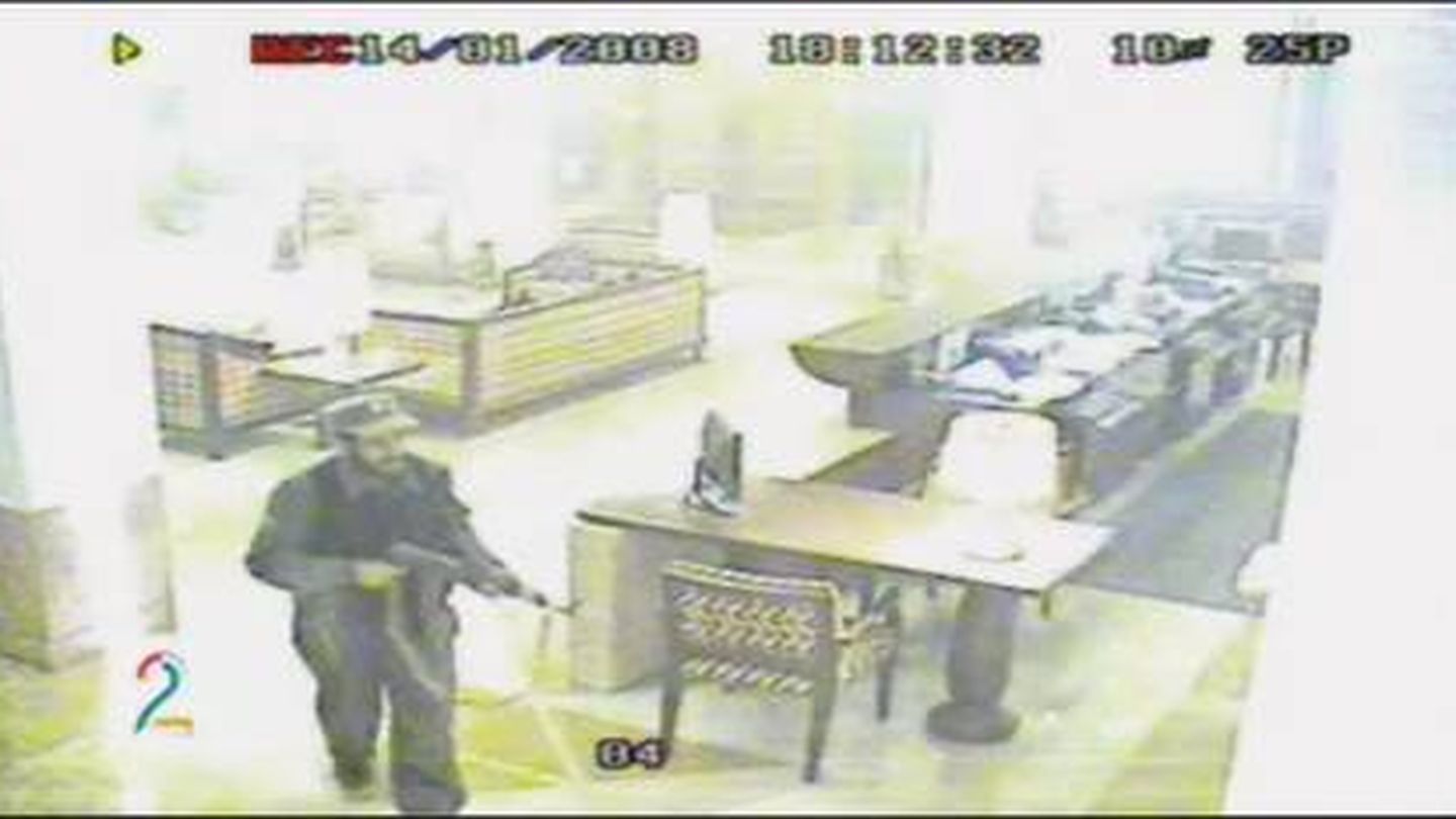 Imagen de las cámaras de vigilancia del hotel Serena durante el ataque de 2008.
