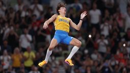 Mondo Duplantis alcanza el cielo de Tokio y destroza su propio récord del mundo