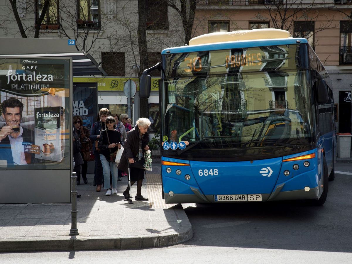 Foto: Un autobus de la EMT de Madrid. (EFE)