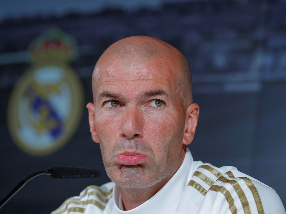 Foto: Zinédine Zidane, con gesto de sorpresa, durante la conferencia de prensa antes del partido contra el Mallorca. (Efe)