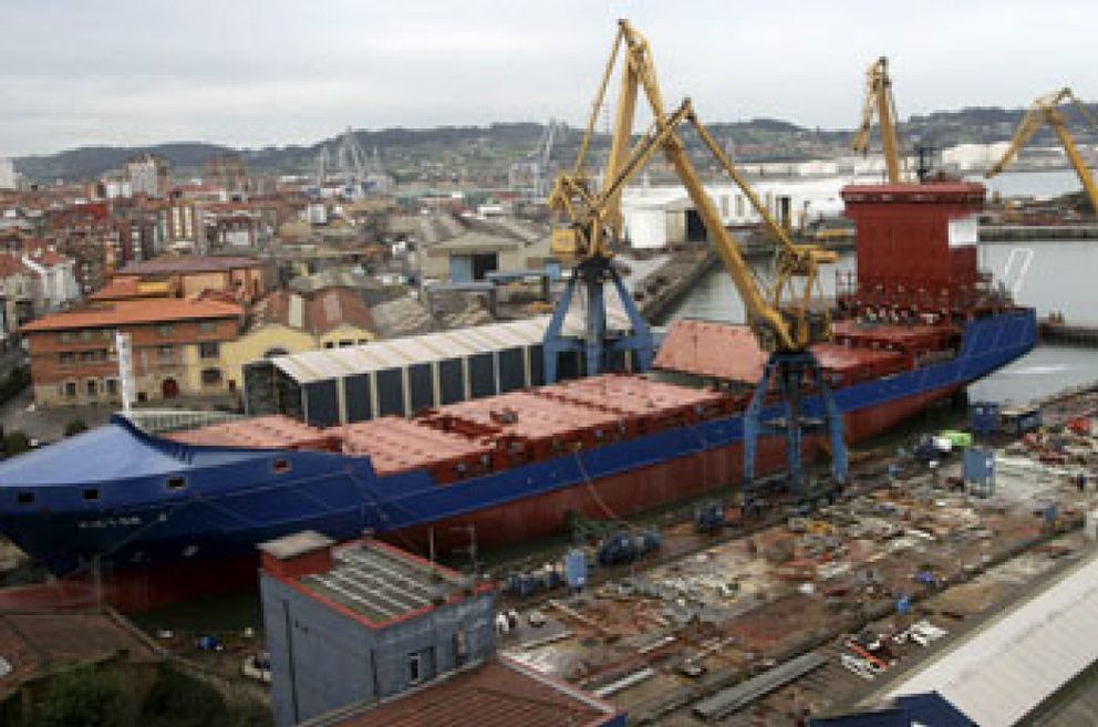 Foto: Ferraz teme que el puerto de Gijón se convierta en el 'Palma Arena' del PSOE
