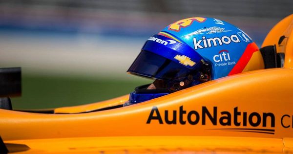 Foto: Alonso al volante de su McLaren Chevrolet.