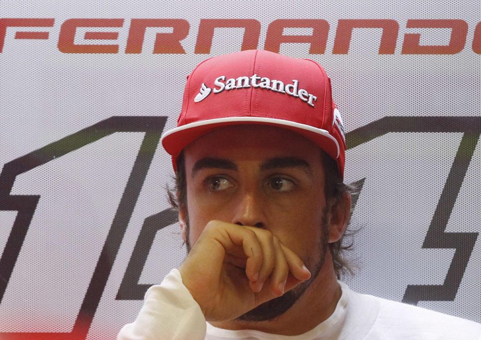 Foto: Fernando Alonso, en su box del anterior GP de Singapur.