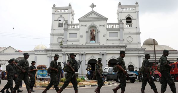 Foto: Miembros del ejército de Sri Lanka en la capital del país, Colombo. (Reuters)