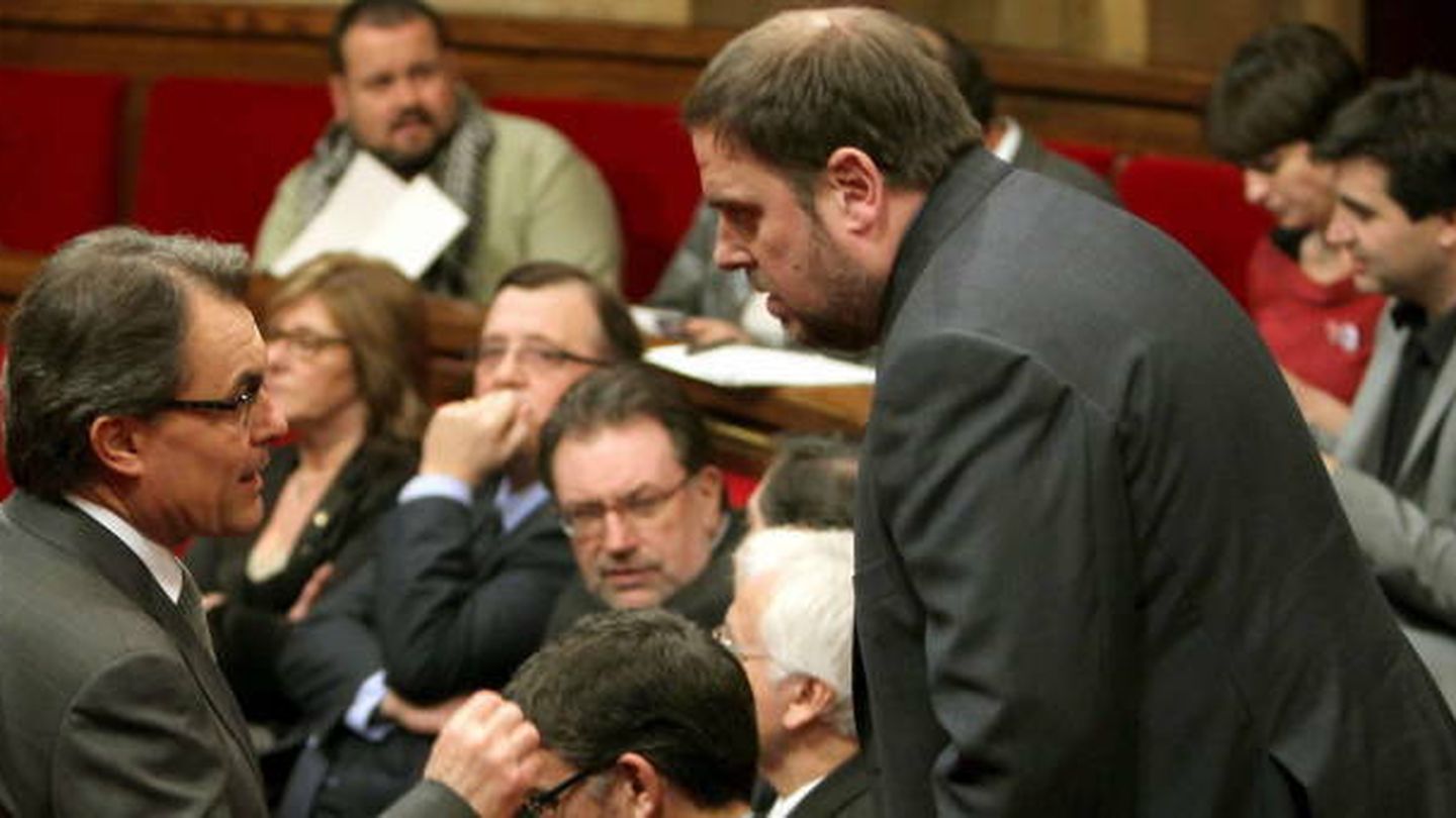 El parlament de cataluña celebra el debate de investidura de artur mas