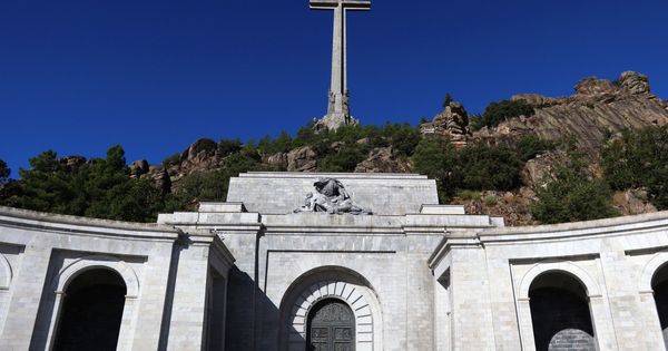 Foto: Entrada a la basílica del Valle de los Caídos. (EFE)