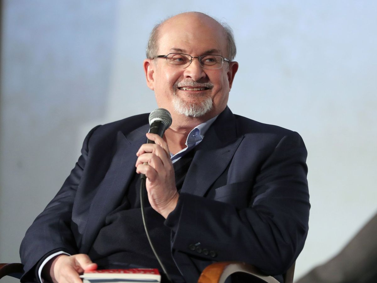 disco Adulto Mensajero Salman Rushdie, apuñalado sobre el escenario durante un acto en EEUU