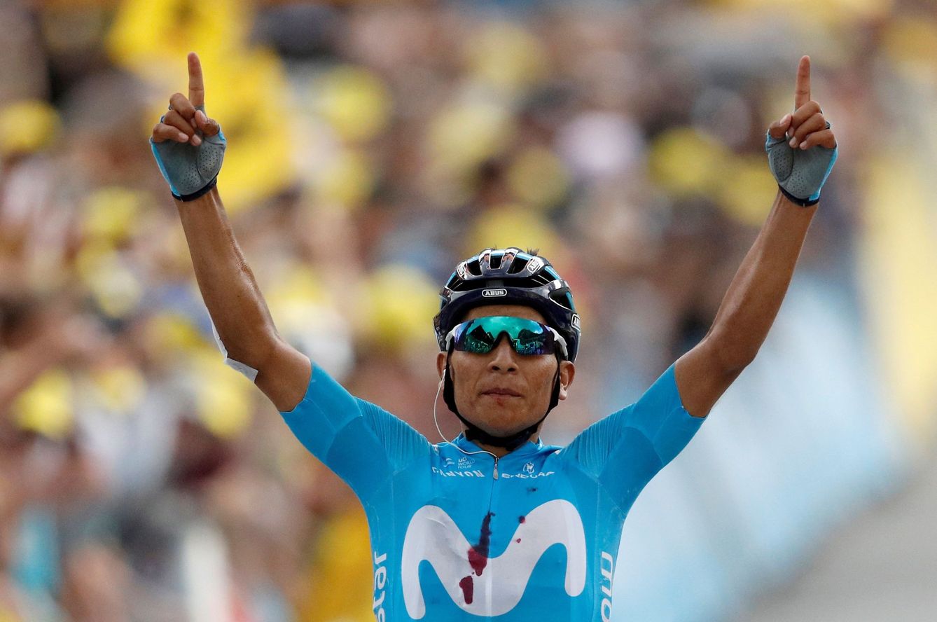 Nairo Quintana celebra su victoria en Valloire tras una larga escapada. (EFE)