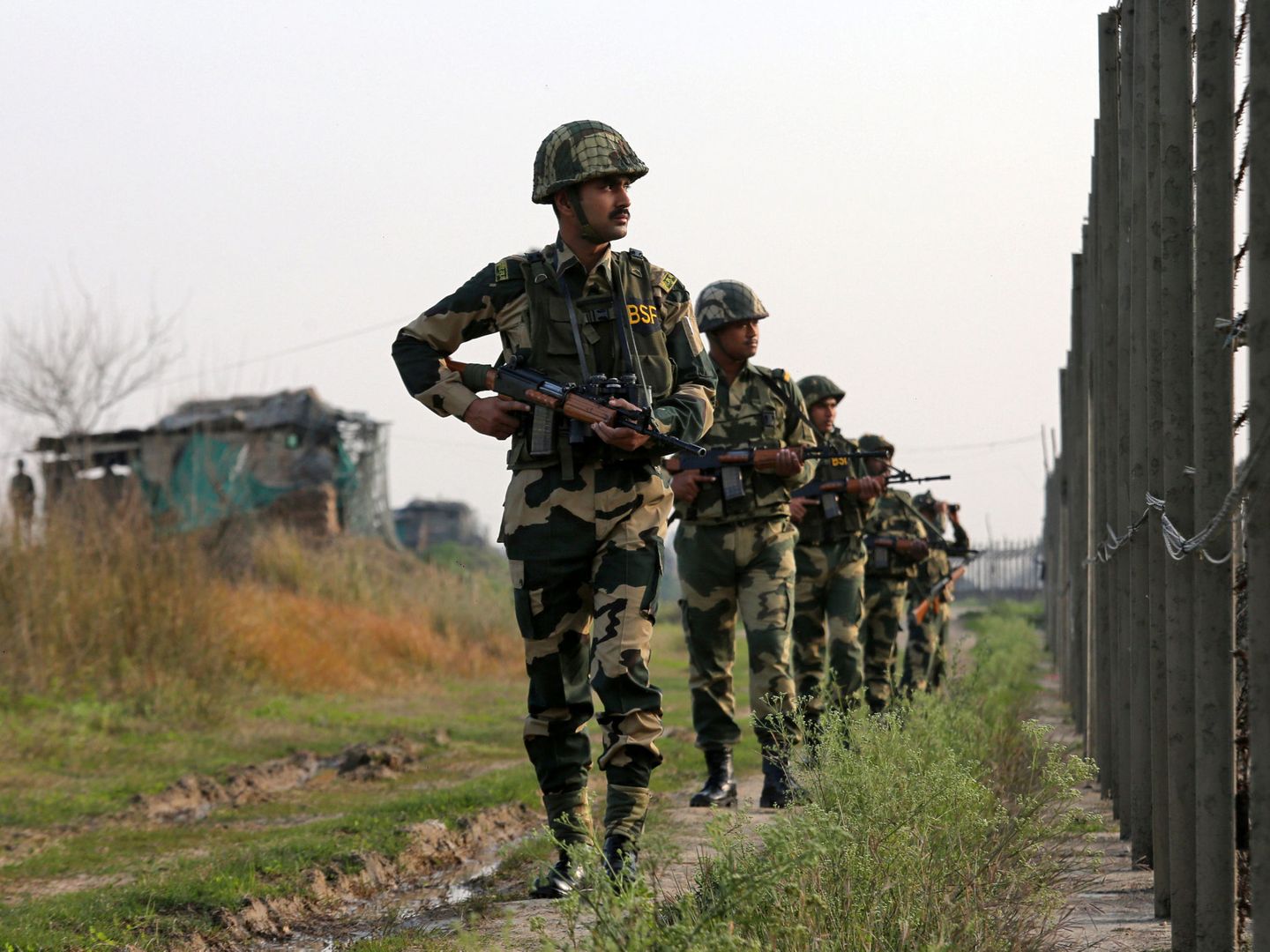 Fuerzas de seguridad en la frontera de India y Pakistán (Reuters)