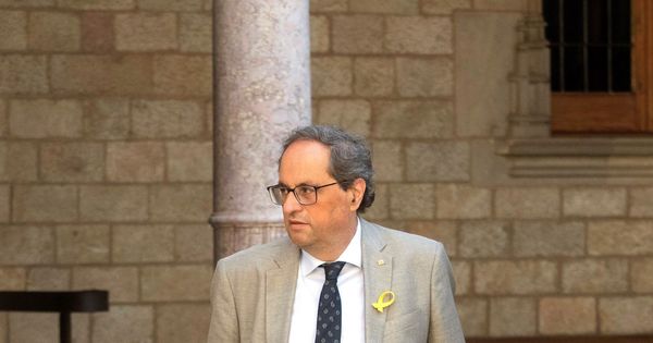 Foto: El presidente de la Generalitat, Quim Torra, de camino a la última reunión del Govern. (EFE)