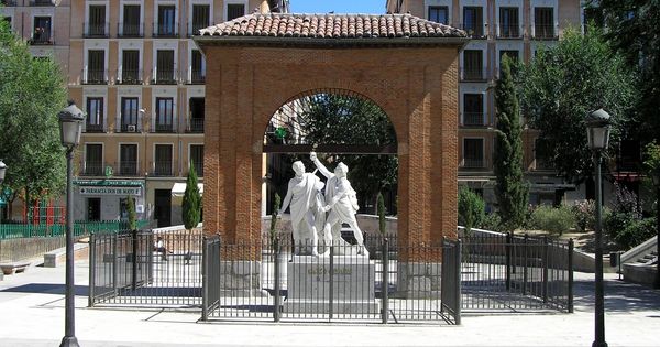 Foto: Monumento a Daoiz y Velarde en la plaza del Dos de Mayo de Madrid 