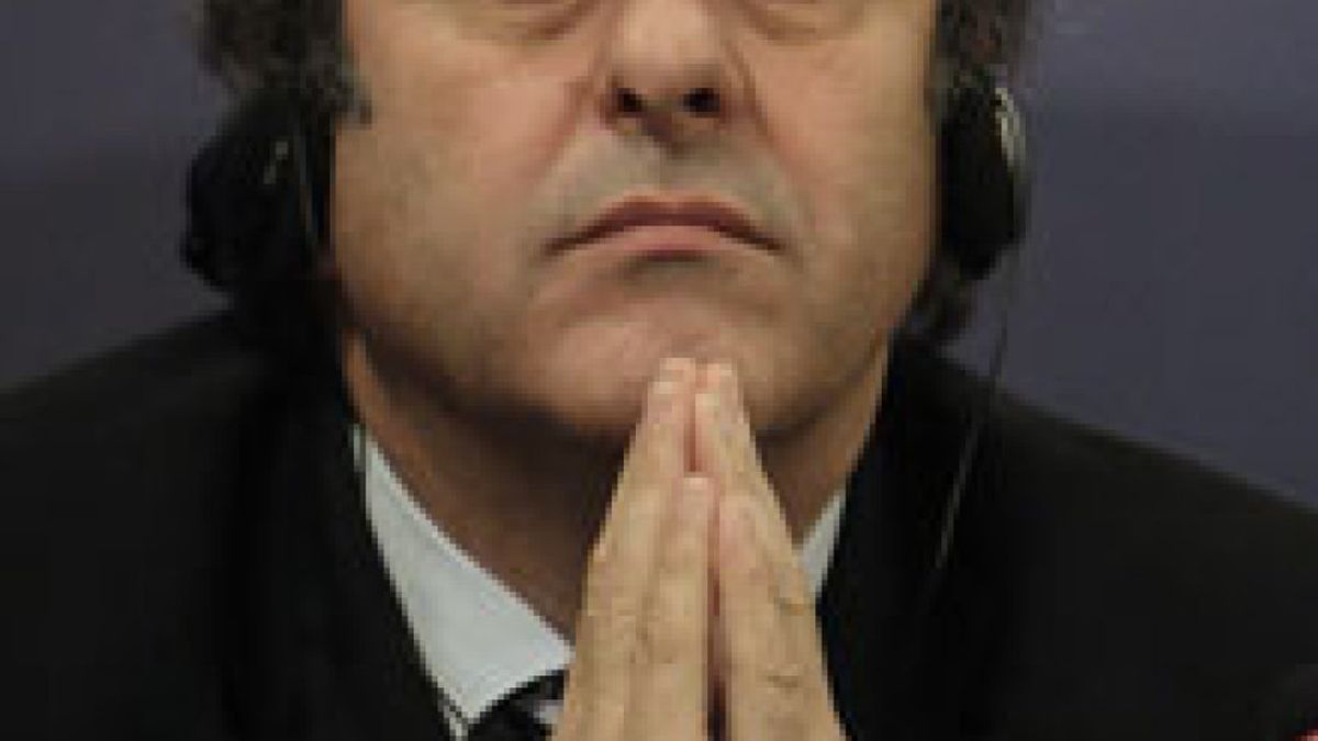 Platini quiere que el Mundial se juegue en enero y la liga de febrero a noviembre