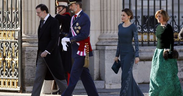 Foto: Felipe VI y la reina Letizia, junto al presidente del Gobierno, Mariano Rajoy, en la última Pascua Militar. (EFE)