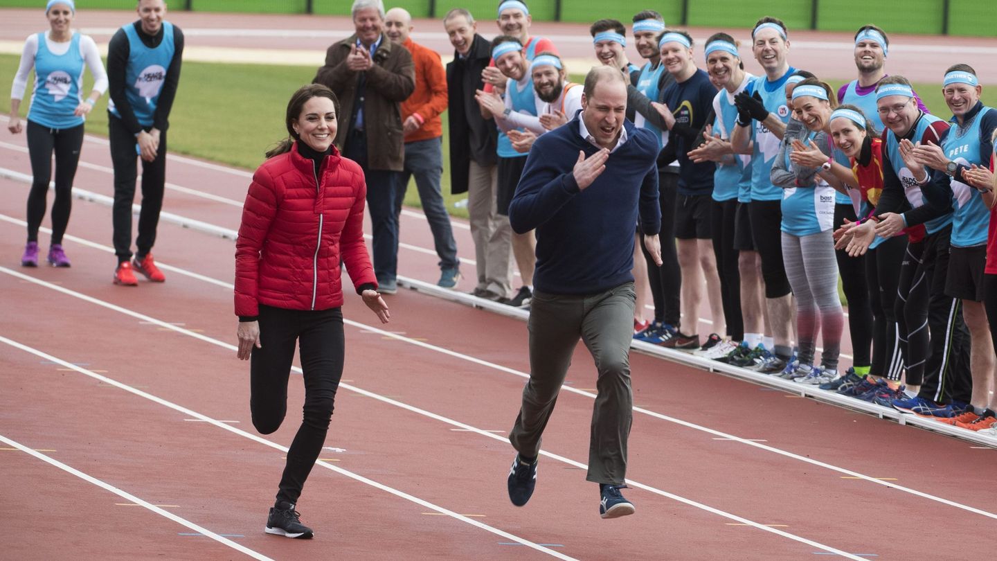 Los duques de Cambridge, durante los entrenamientos del maratón de Londres. (EFE)