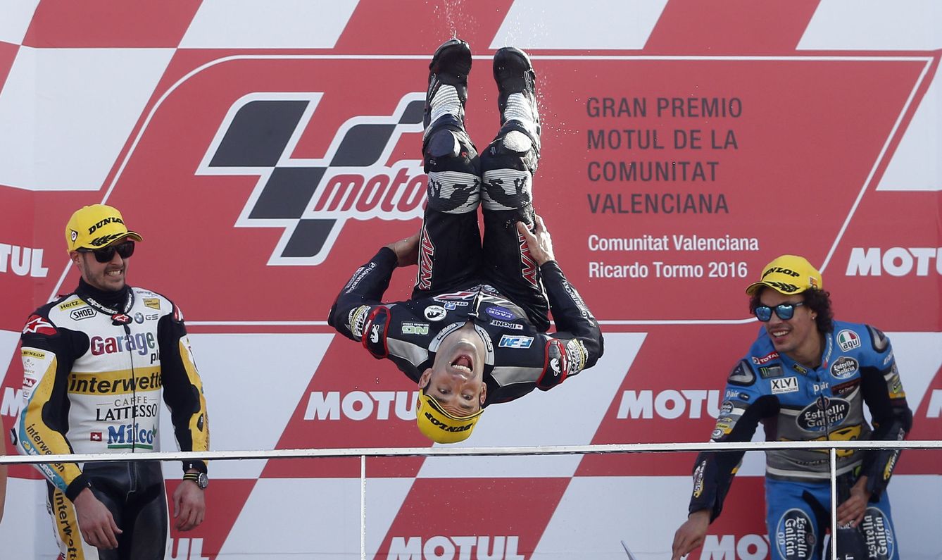 El francés Johann Zarco celebra su segunda temporada como campeón del mundo de Moto2. (EFE)