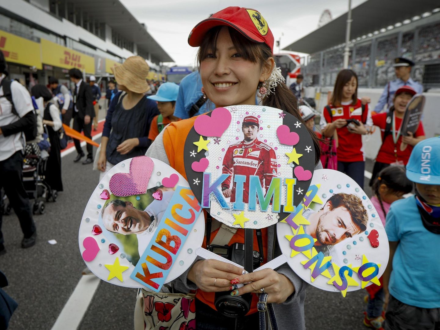 Aficionados a la Fórmula 1 en el Circuito de Suzuka. (EFE)