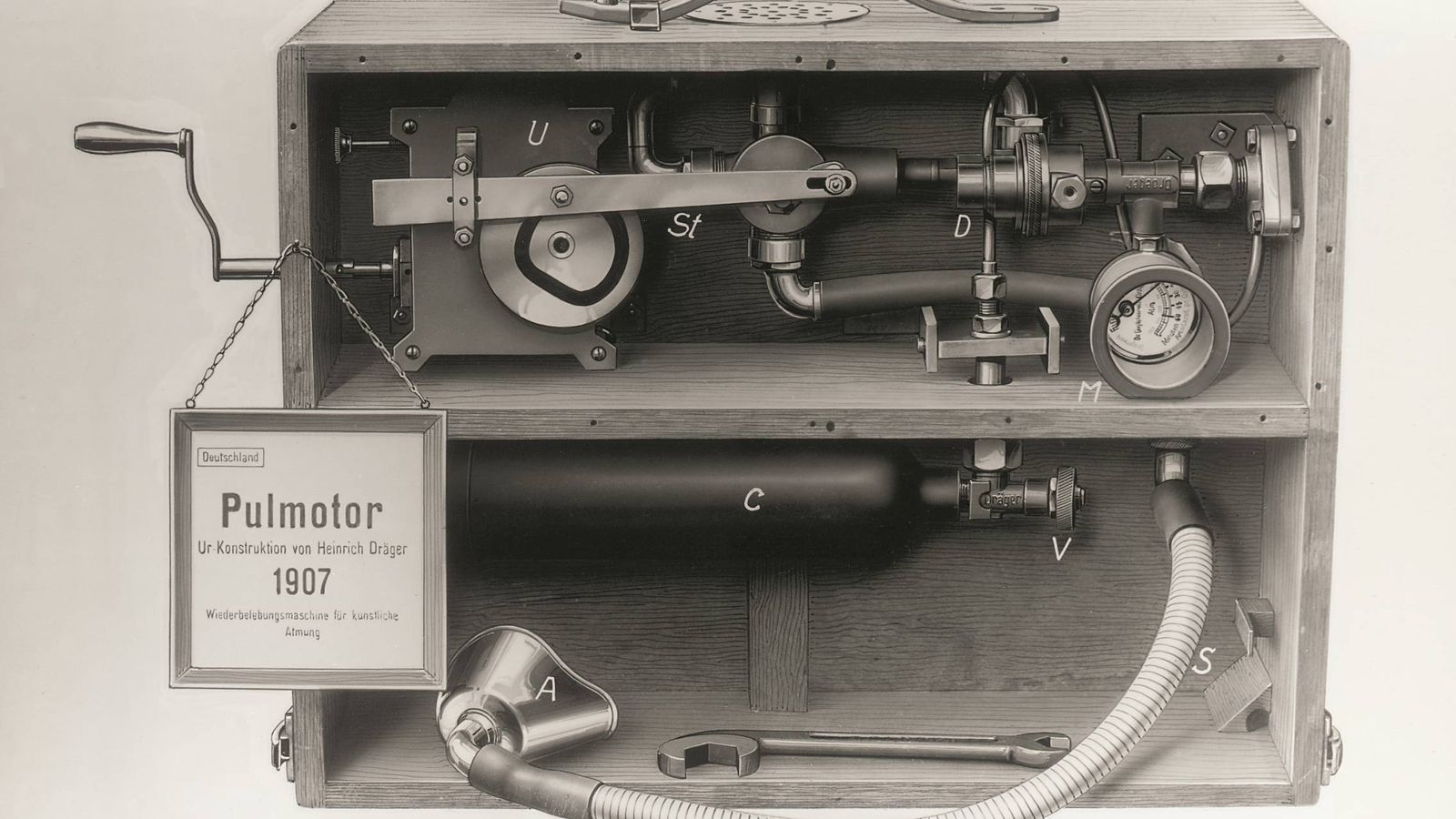 Foto: El pulmotor, inventado en 1907, fue el primer ventilador para ayudar a la respiración