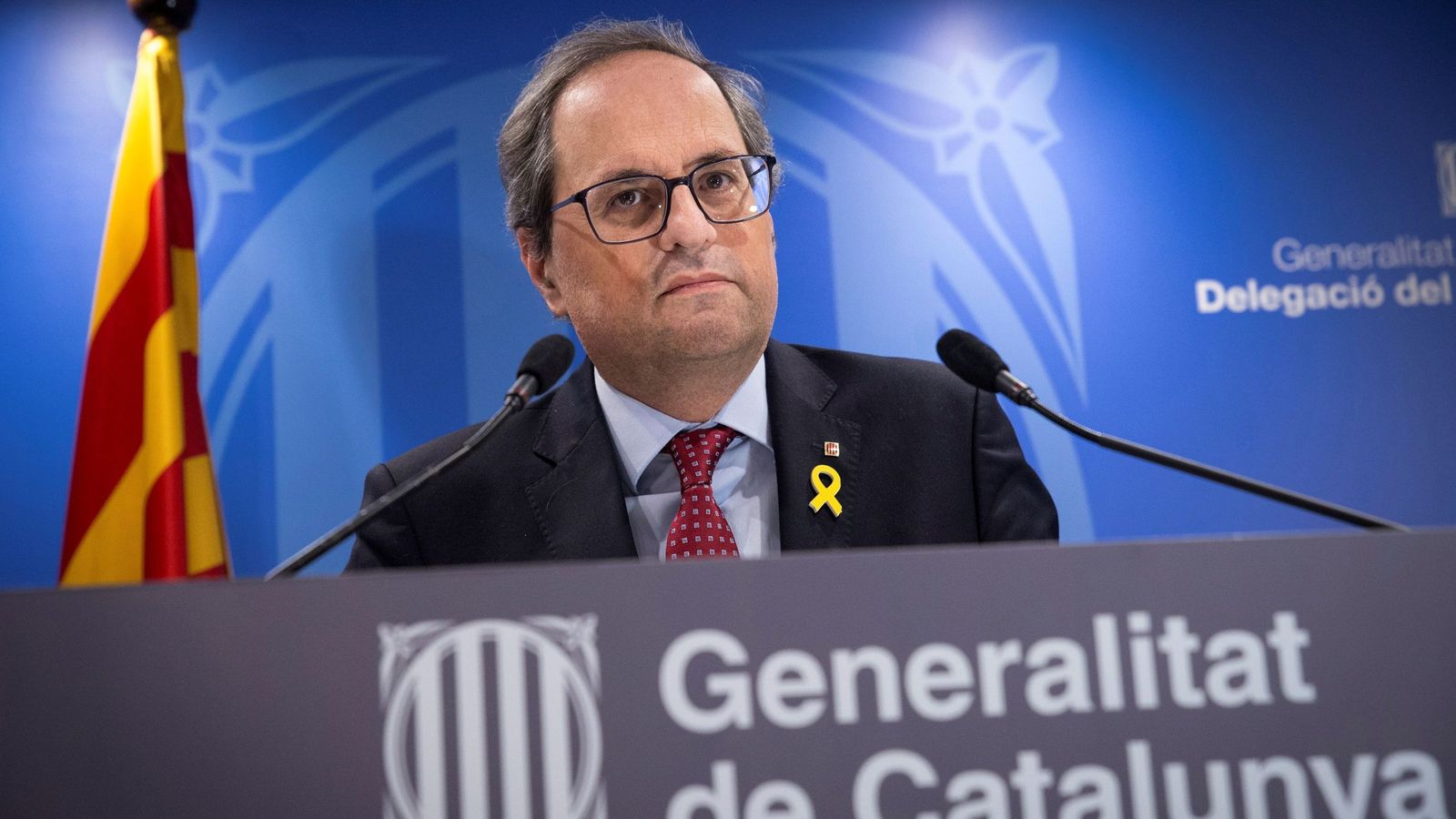 Foto: El presidente de la Generalitat, Quim Torra, durante la comparecencia ante los medios tras finalizar la primera jornada del juicio del 1-O. (EFE)