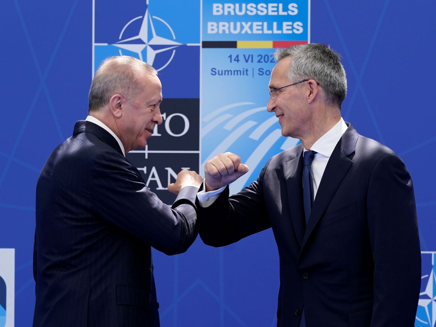Erdogan junto al secretario general de la OTAN, Jens Stoltenberg. (Reuters)