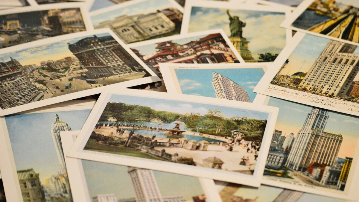 Unas postales enviadas desde Lanzarote en 2014 llegan a Inglaterra siete años después