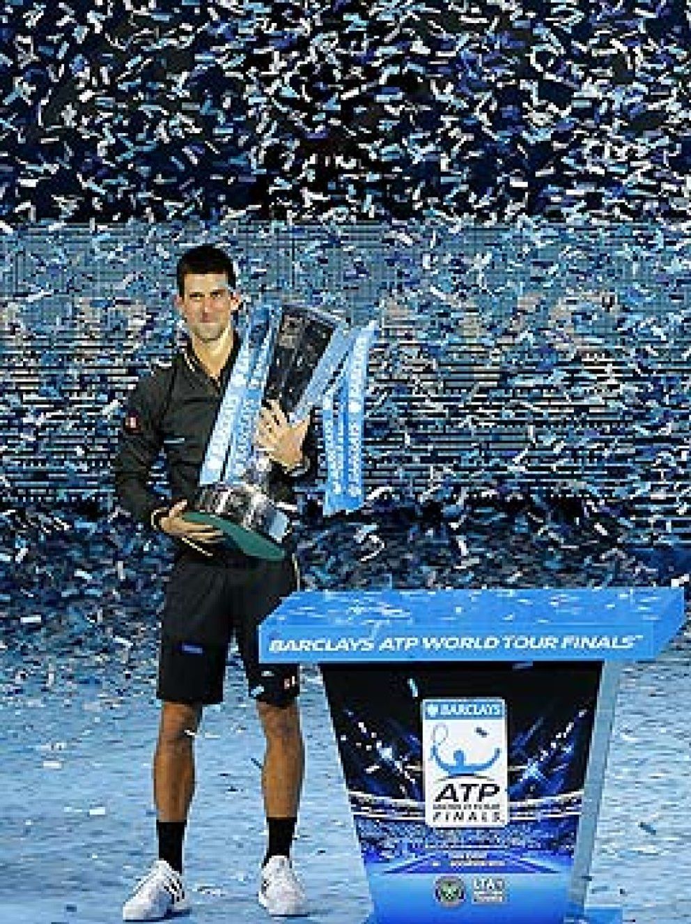 Foto: Djokovic remonta dos sets ante Federer para lograr su segunda Copa de Maestros