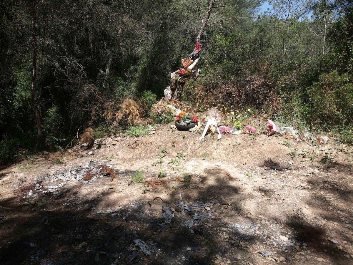 Foto: Lugar en el que hallaron el cuerpo del agente de la Guardia Urbana en un camino del pantano de Foix. Foto: Efe