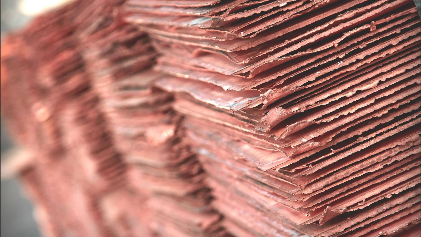 Foto: Cátodos de cobre salidos de la fundición de Huelva. (Atlantic Copper)