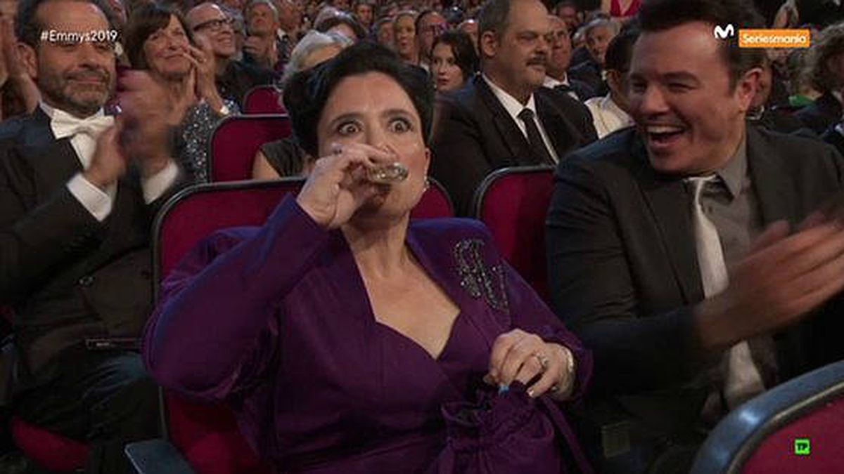 Los 7 momentazos de los Premios Emmy 2019: de la 'pillada' bebiendo al abrazo Stark