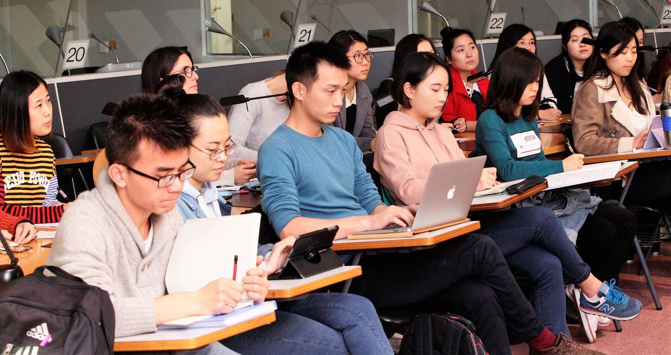 Estudiantes asiáticos, en la Universidad Autónoma de Barcelona. (J. Pareto / UAB)