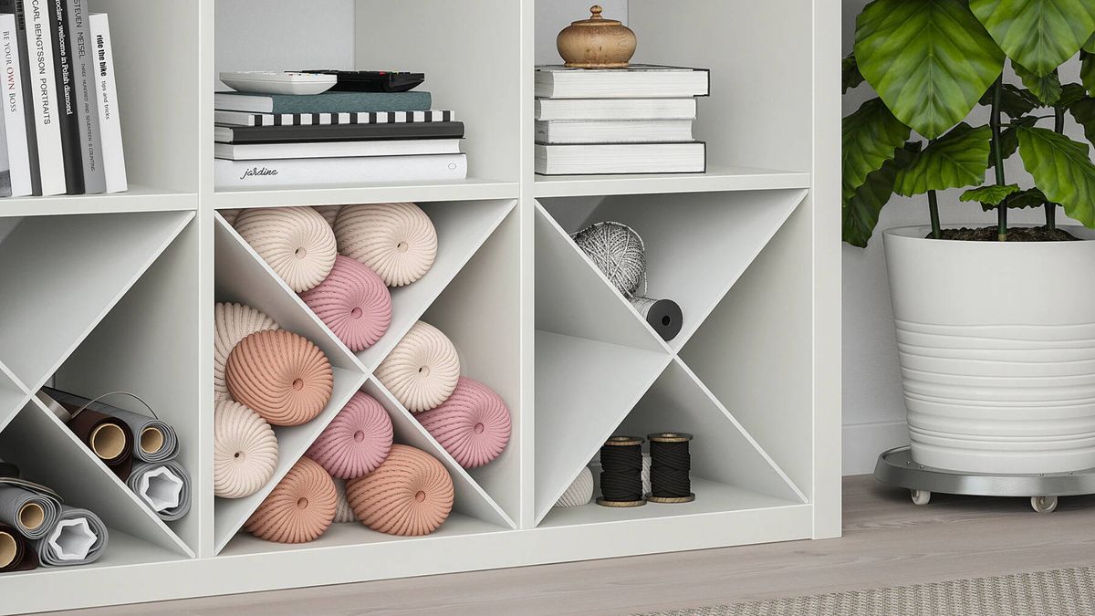 Cuatro novedades de Ikea para aprovechar al máximo las estanterías de tu casa