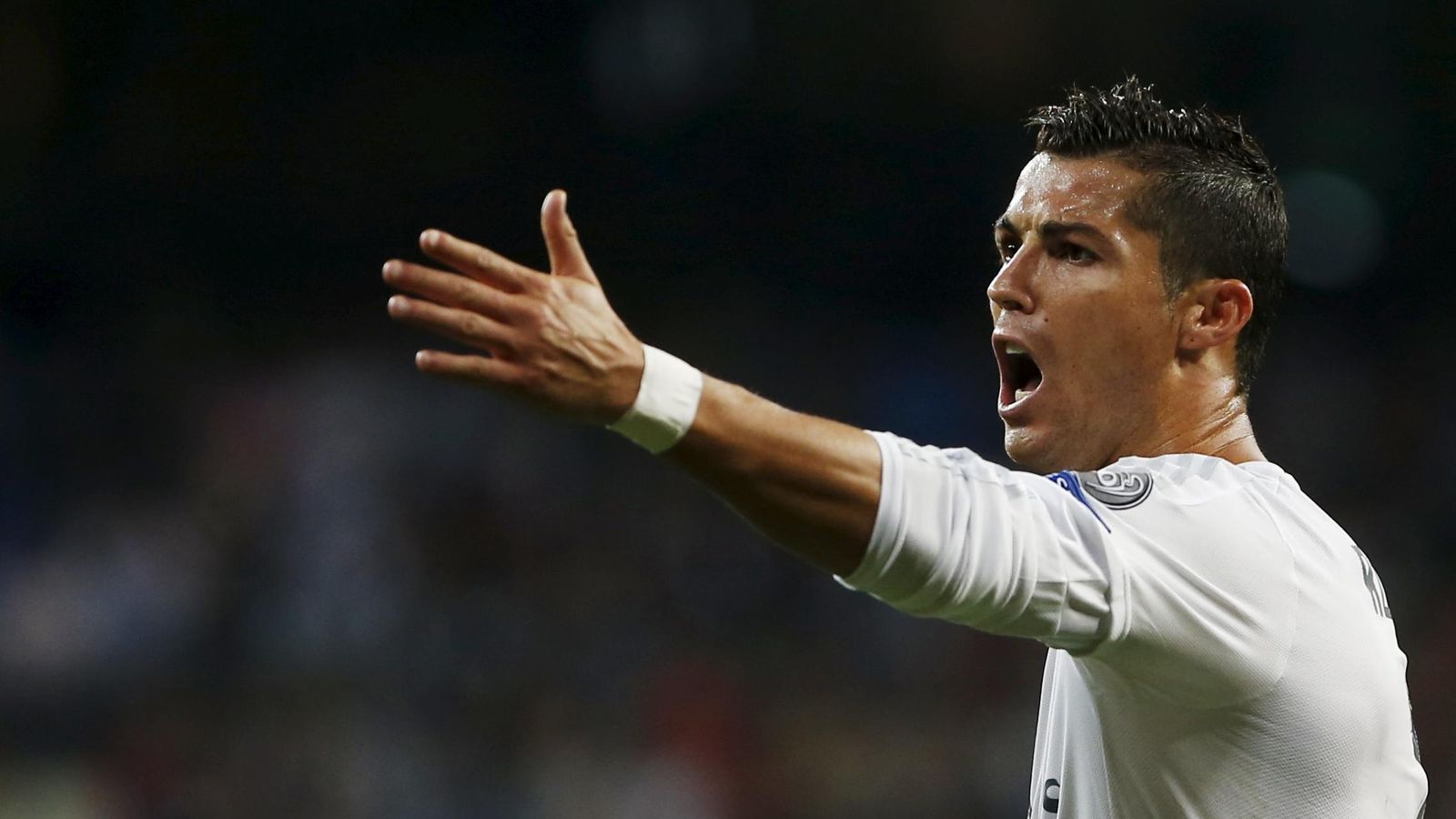 Foto: Cristiano Ronaldo gesticula durante un momento del partido ante el Shakhtar (Reuters).