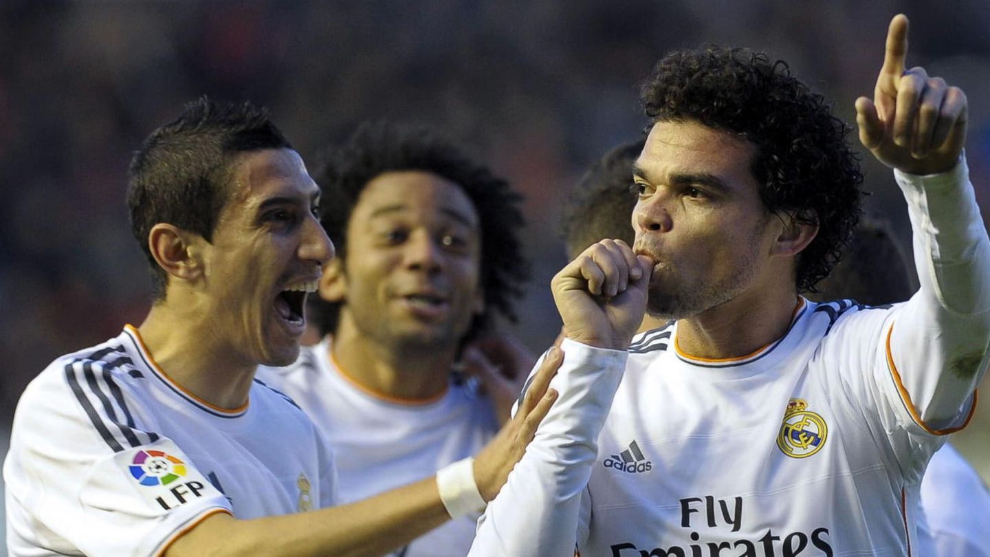 El Real Madrid empató el partido con una diana de Pepe (Efe).
